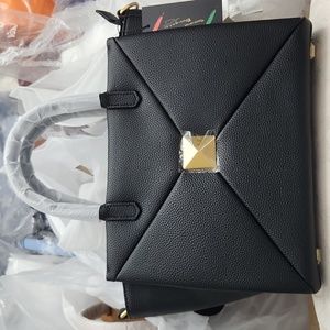 SB94874 Black NWT 💯 ITALIAN LEATHER Quilted crossbody purse